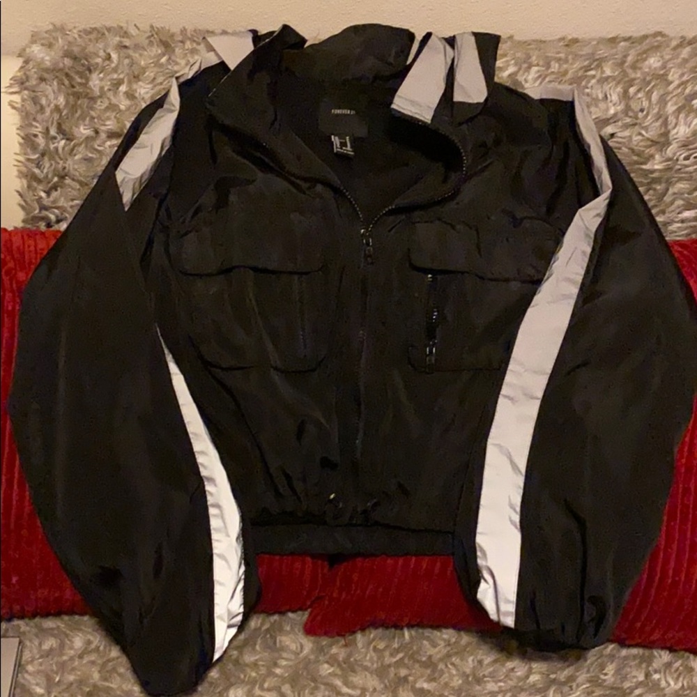 NWOT Forever 21 Cropped Black Windbreaker